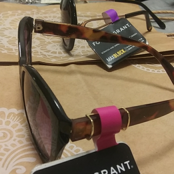 Sunglasses - Picture 8 of 8